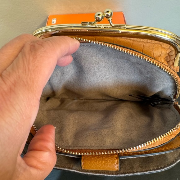 ❤️ Vince Camuto Leather Belt Bag - Picture 12 of 13